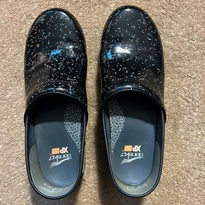 BEAUTIFUL Dansko XP Clogs - Rainbow Flecks